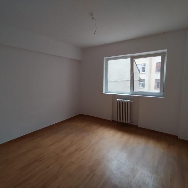 Apartament 3 camere nemobilat, etaj 3 din 8, Cismigiu, 120000EUR-2