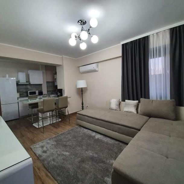 Vând apartament 2 camere în Mamaia zona Butoaie-2