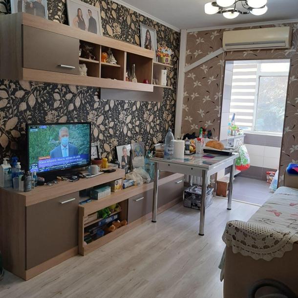 Vand apartament 2 camere decomandate sau Schimb cu casa Navodari-1